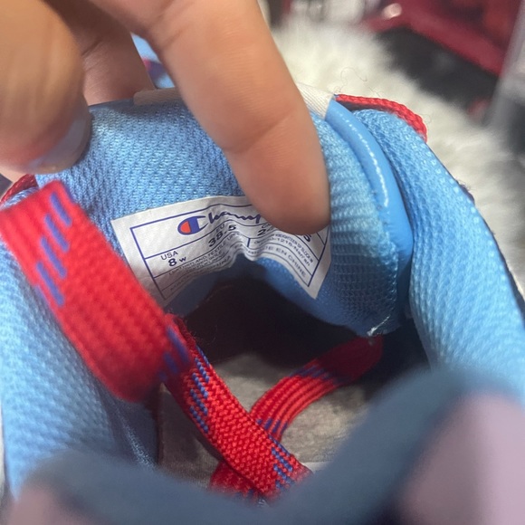 Champion - Picture 6 of 7